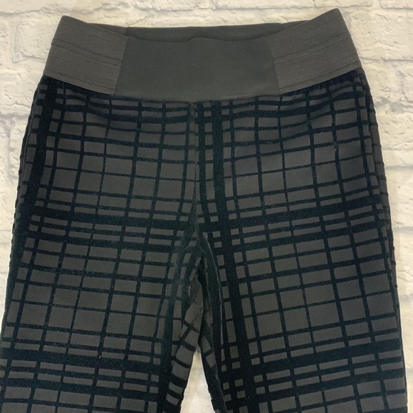 Maurice’s Textured Leggings Black Waist band Size Small Check design Stretchy - Picture 2 of 9